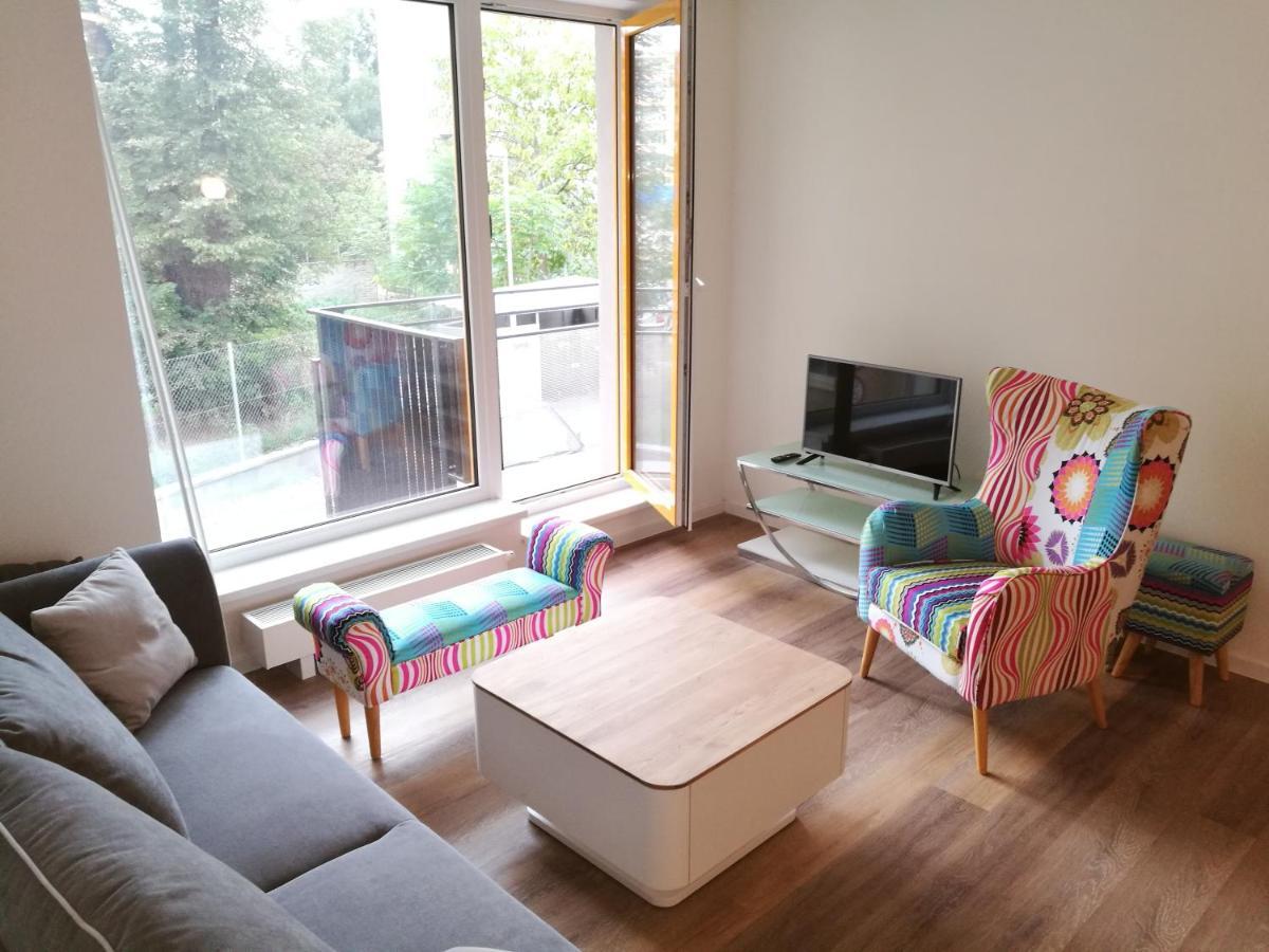 Bein Apartment With Parking Brno Exteriör bild