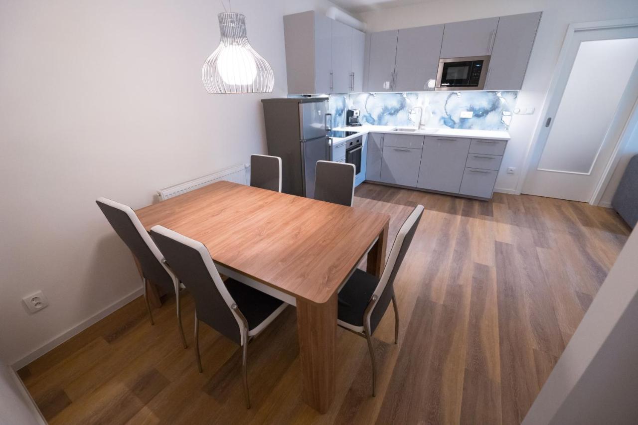 Bein Apartment With Parking Brno Exteriör bild