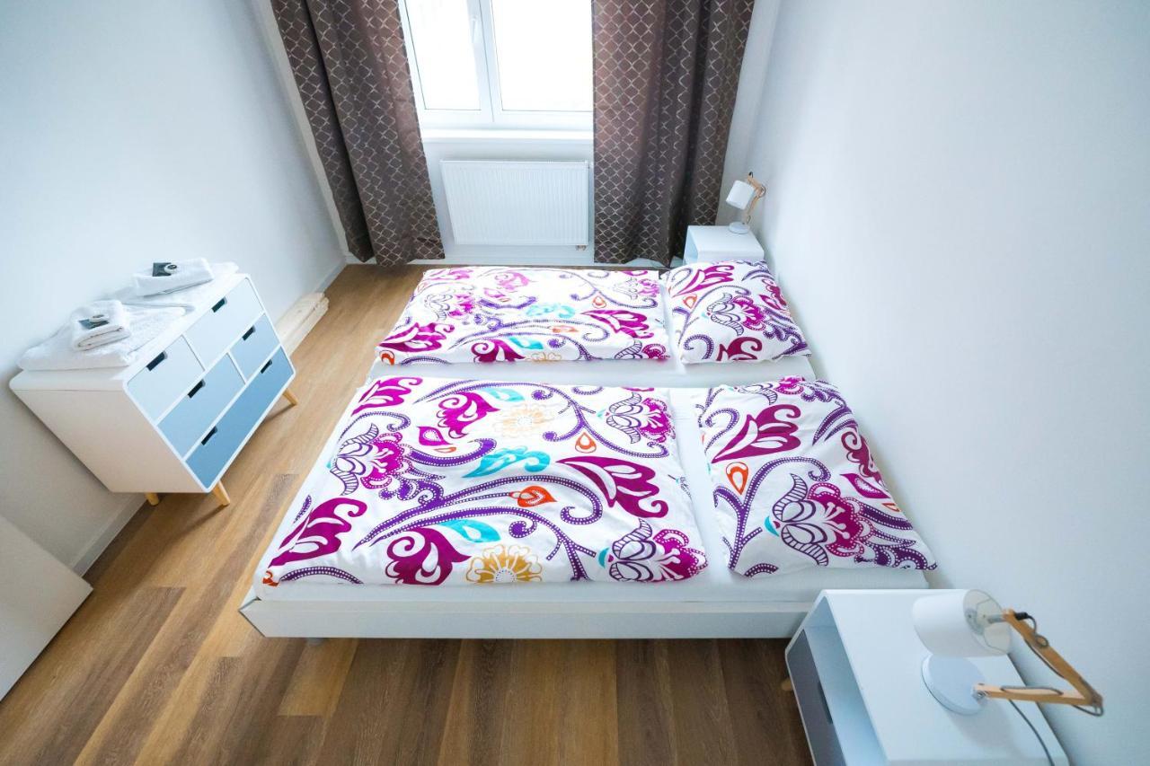 Bein Apartment With Parking Brno Exteriör bild