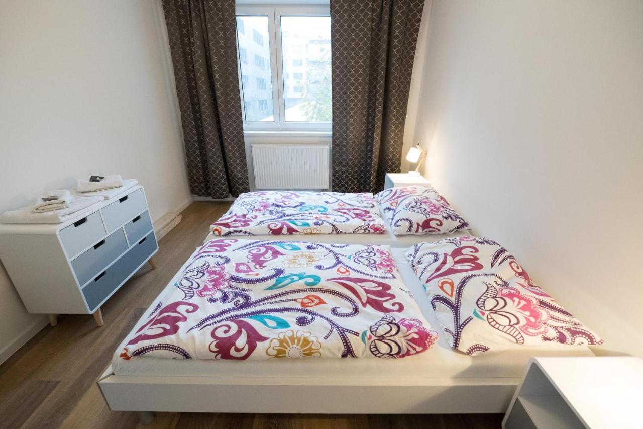 Bein Apartment With Parking Brno Exteriör bild